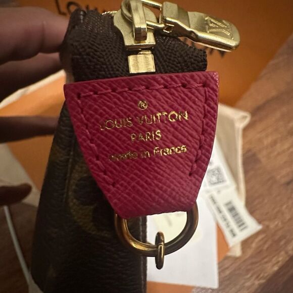 Limited Edition Louis Vuitton Mini Pochette Accessoires - Picture 6 of 8
